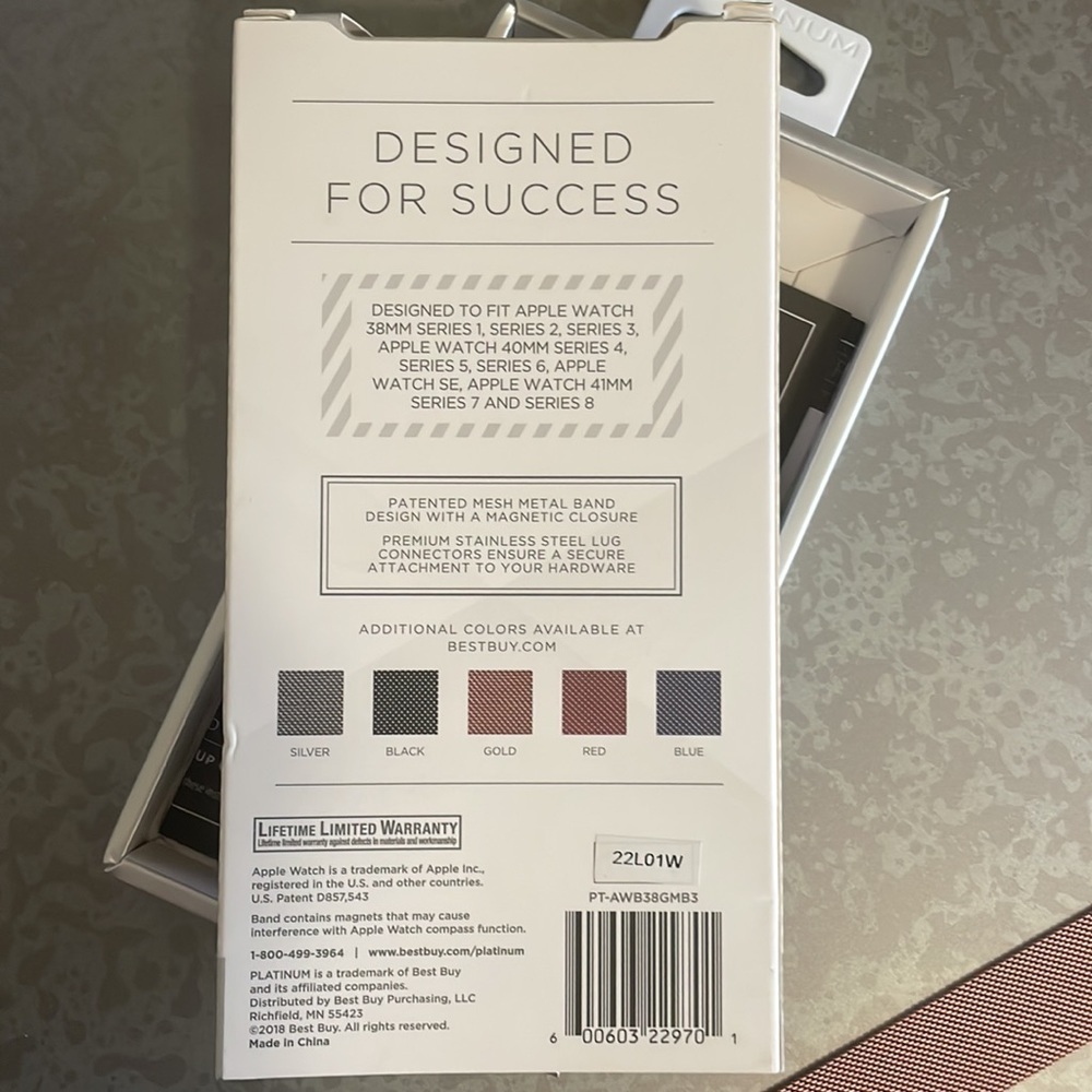 Platinum™ - Magnetic Stainless Steel Mesh Band for Apple Watch, Rose Gold - Picture 4 of 8